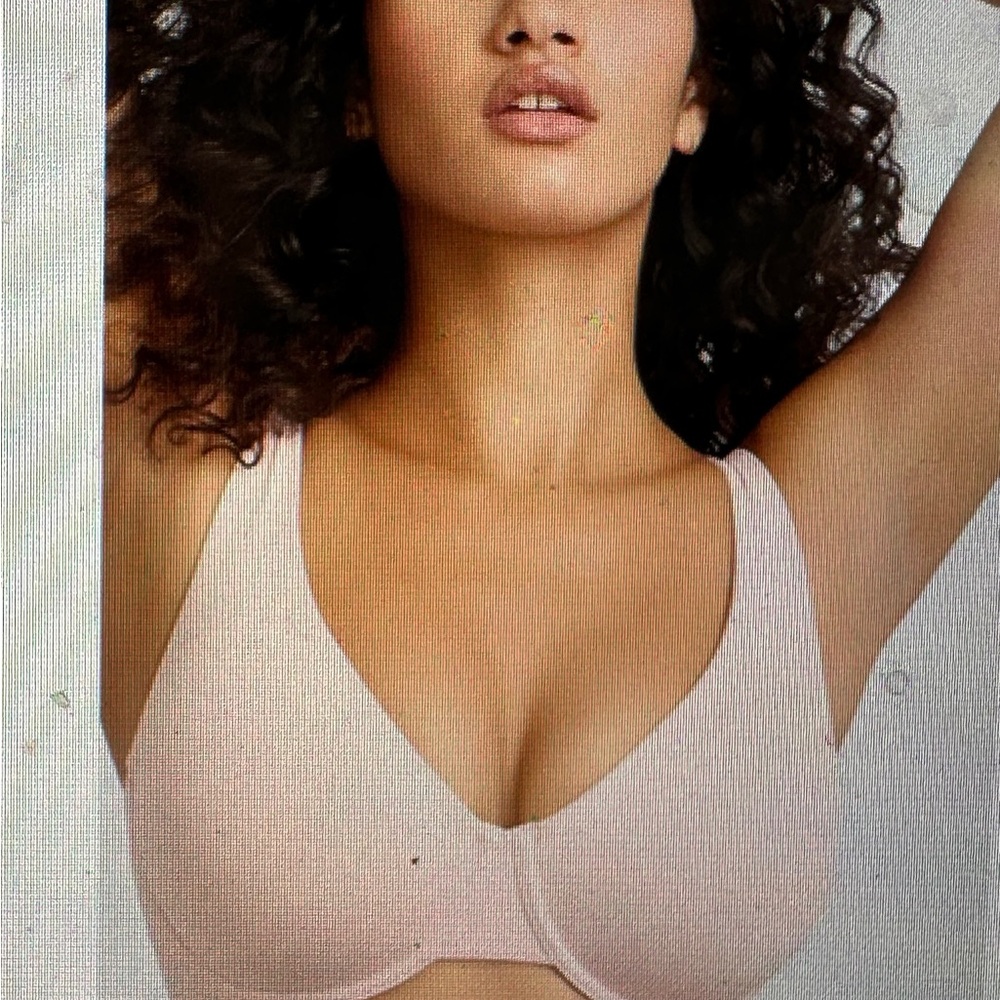 reveal 38 D Unlined Plunge Bra